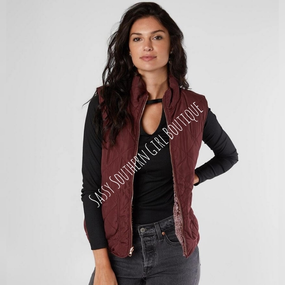 ⭐🆕Wine red reversible Sherpa faux fur vest - Picture 6 of 9